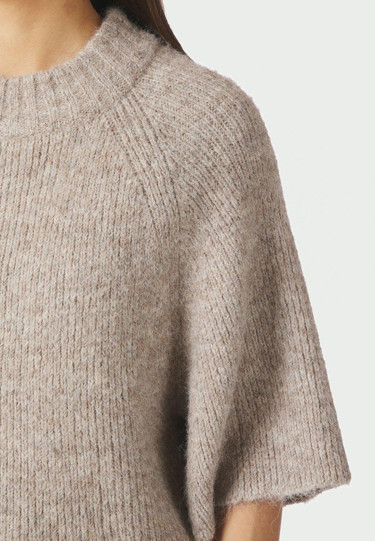 168190 Bandi Fluffy Knit Blouse_Beige Melange_Model_1