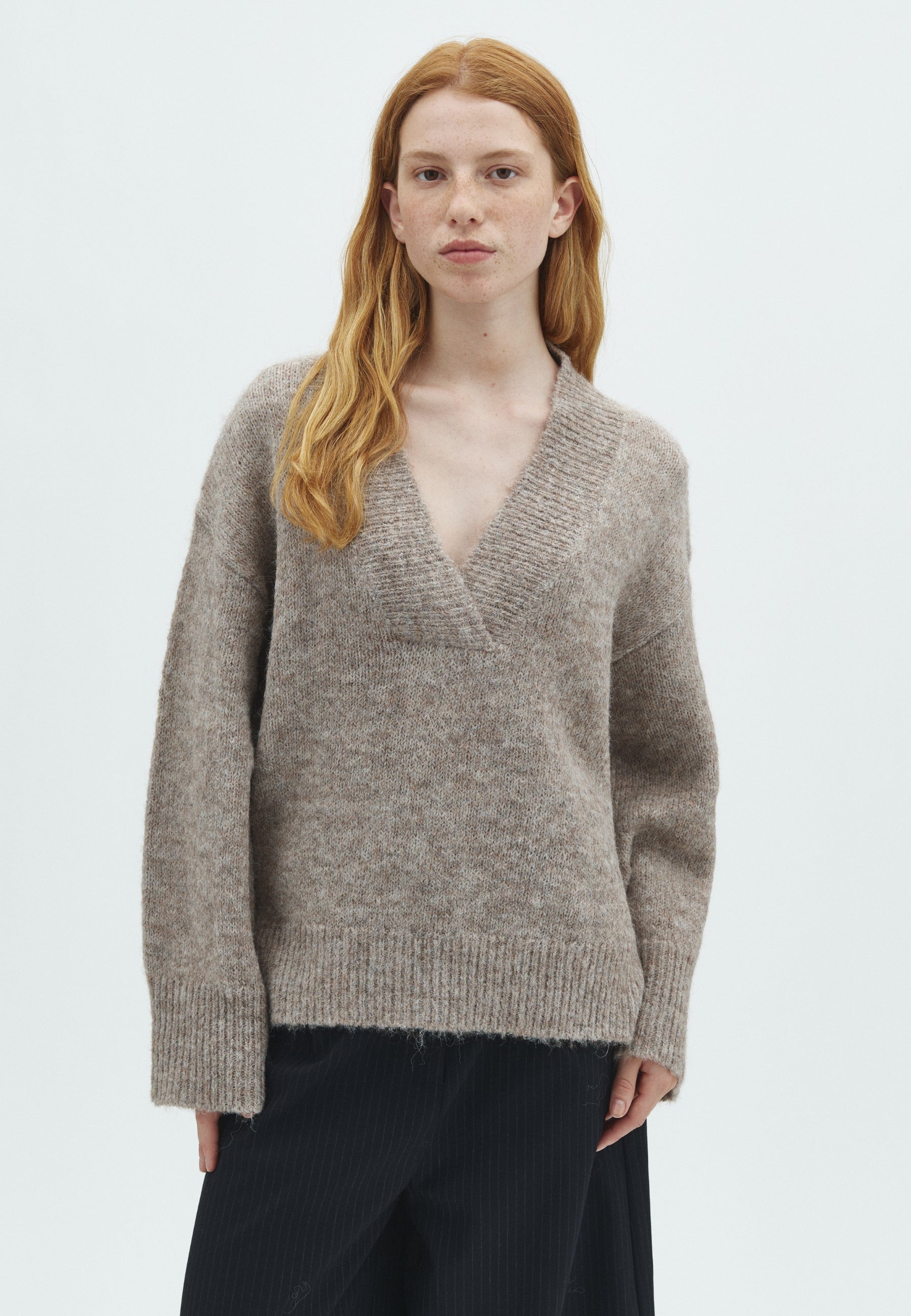 170032 Telli Fluffy Knit Blouse_Beige Melange_Model_0