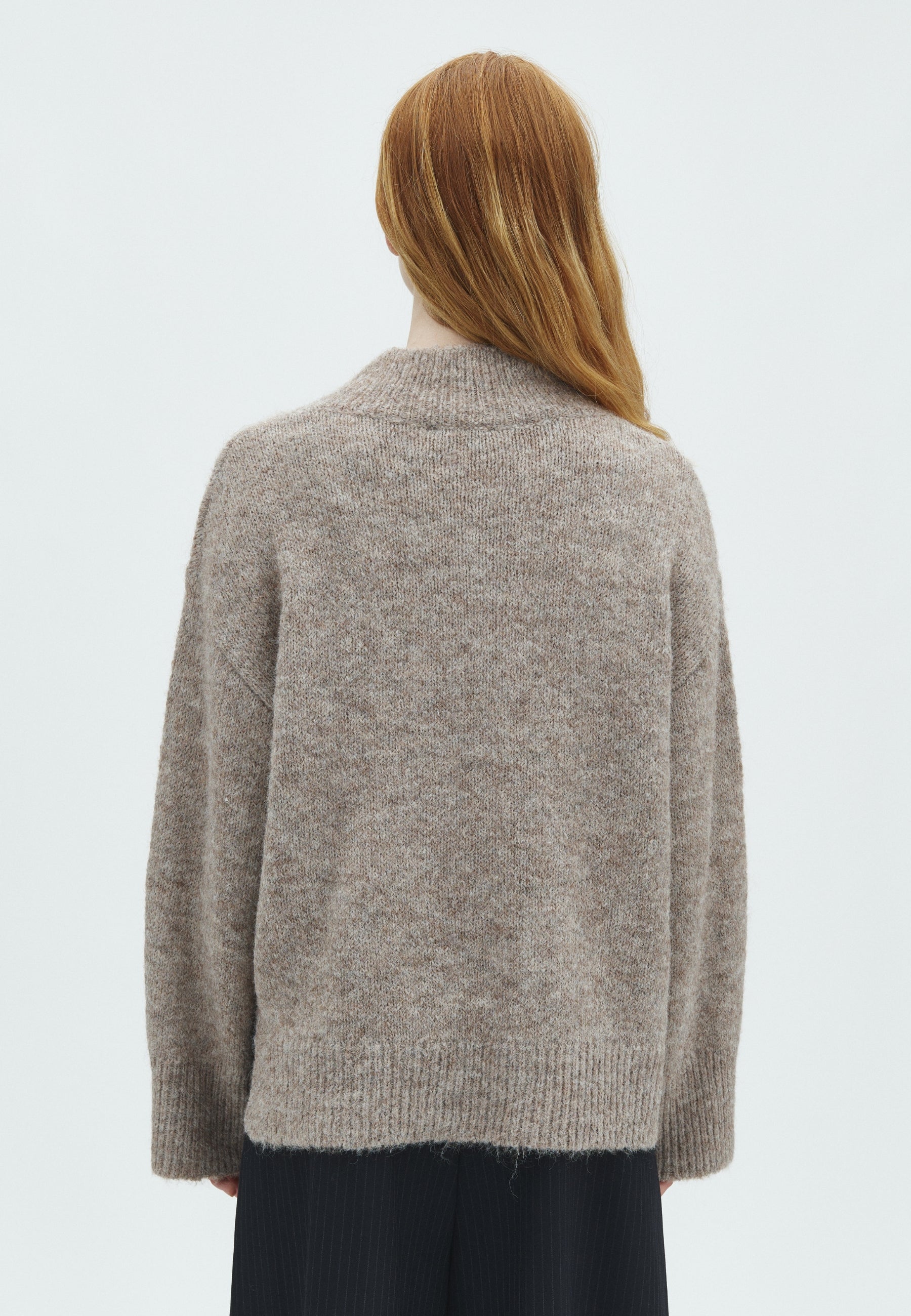 170032 Telli Fluffy Knit Blouse_Beige Melange_Model_2