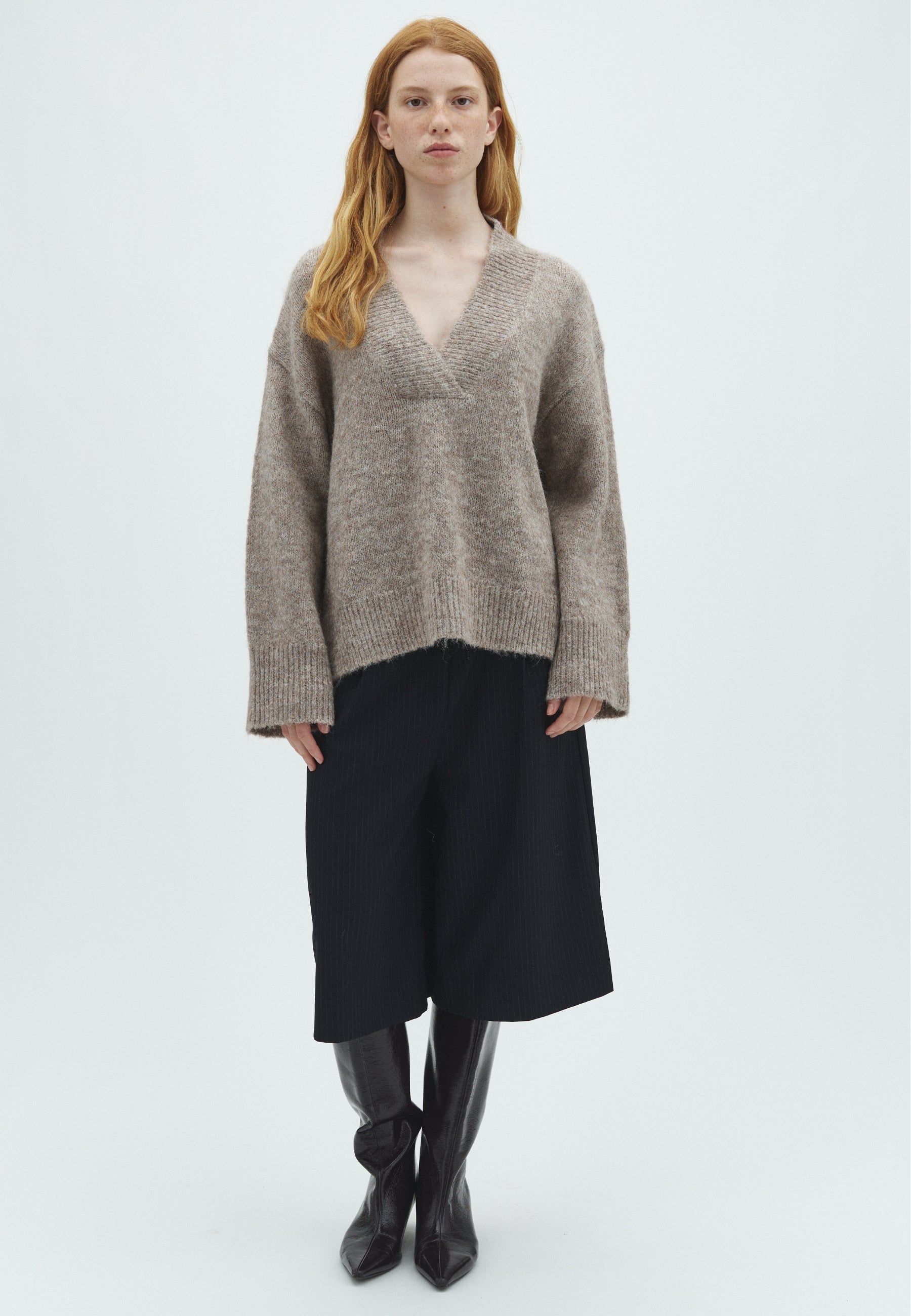 170032 Telli Fluffy Knit Blouse_Beige Melange_Model_3