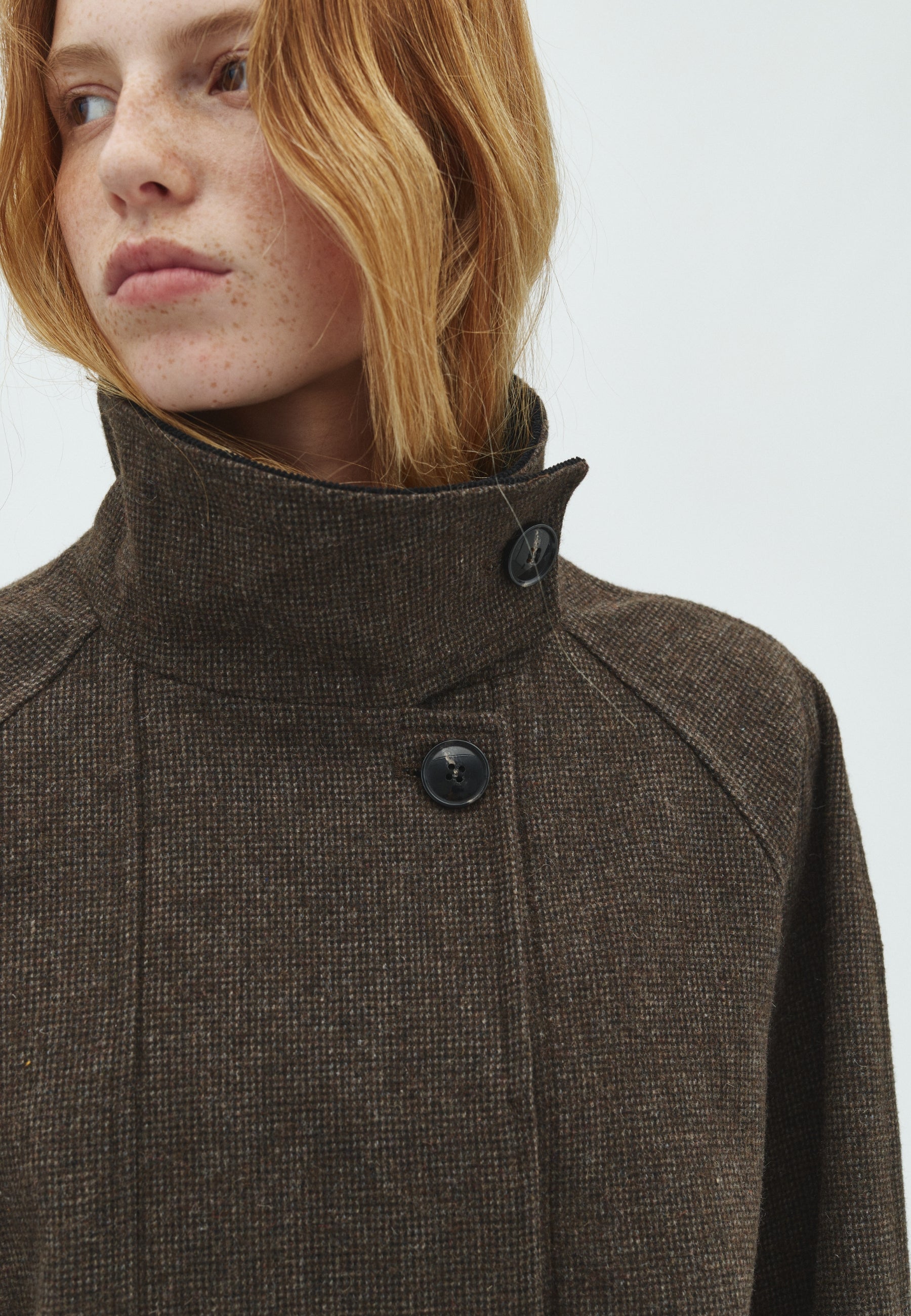 170037 Lariel Mini Check Jacket_Brown_Model_2