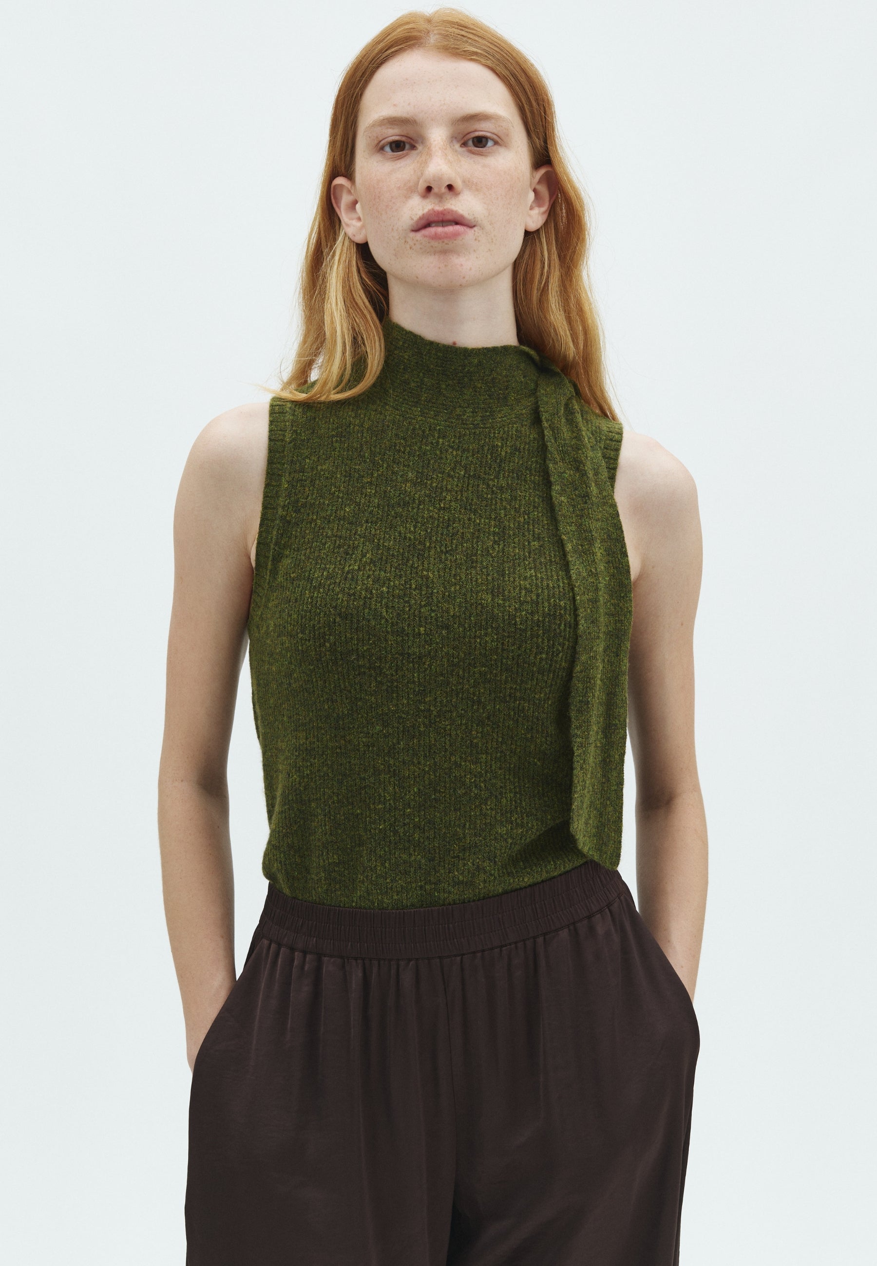 Fine-M_Warm Olive Melange_Model_0