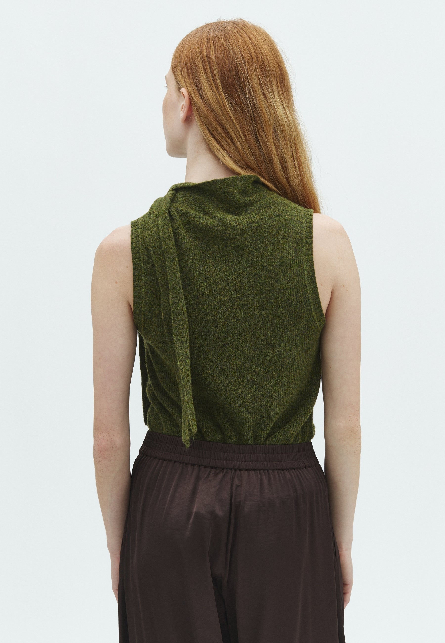 Fine-M_Warm Olive Melange_Model_2