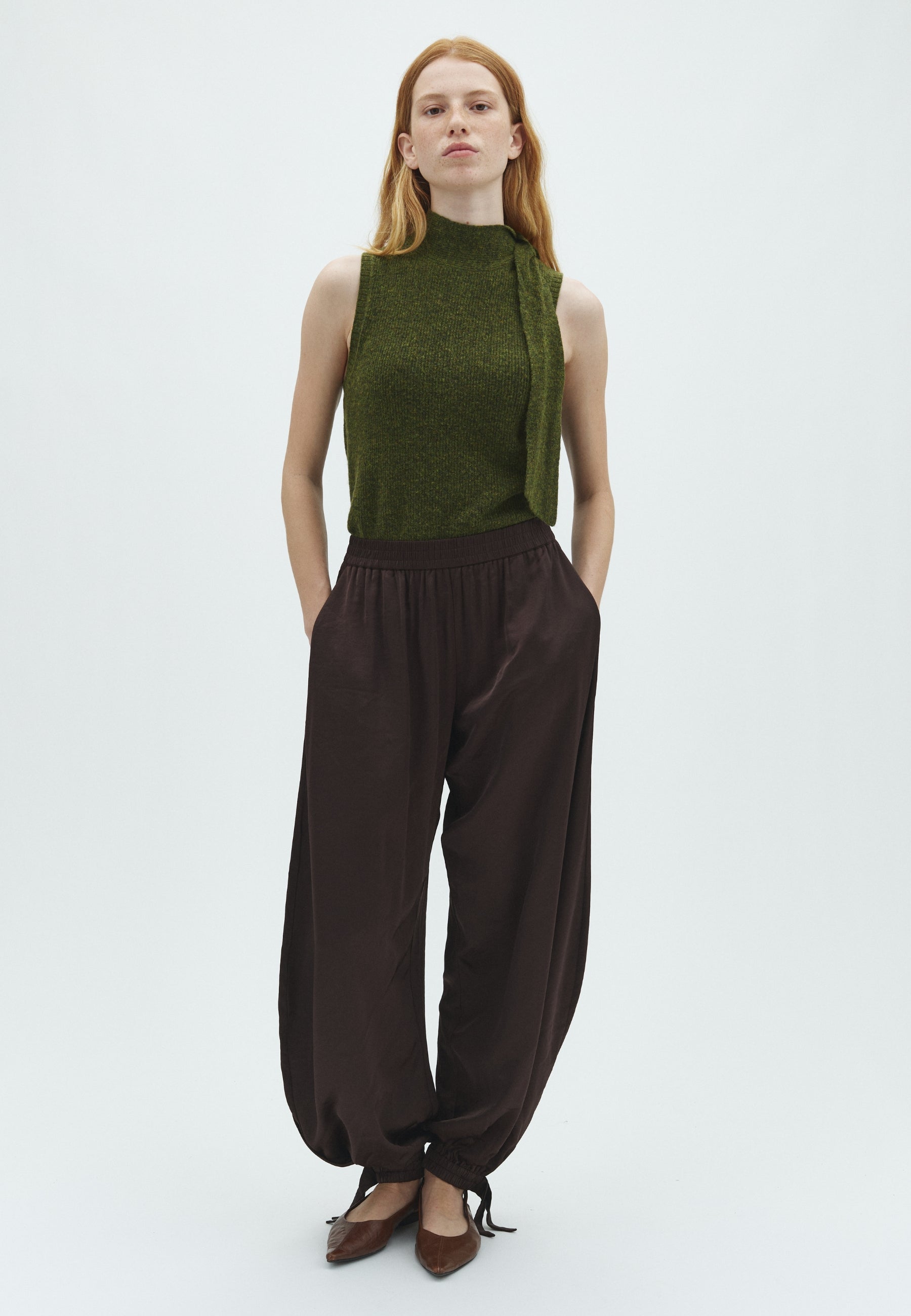 Fine-M_Warm Olive Melange_Model_3