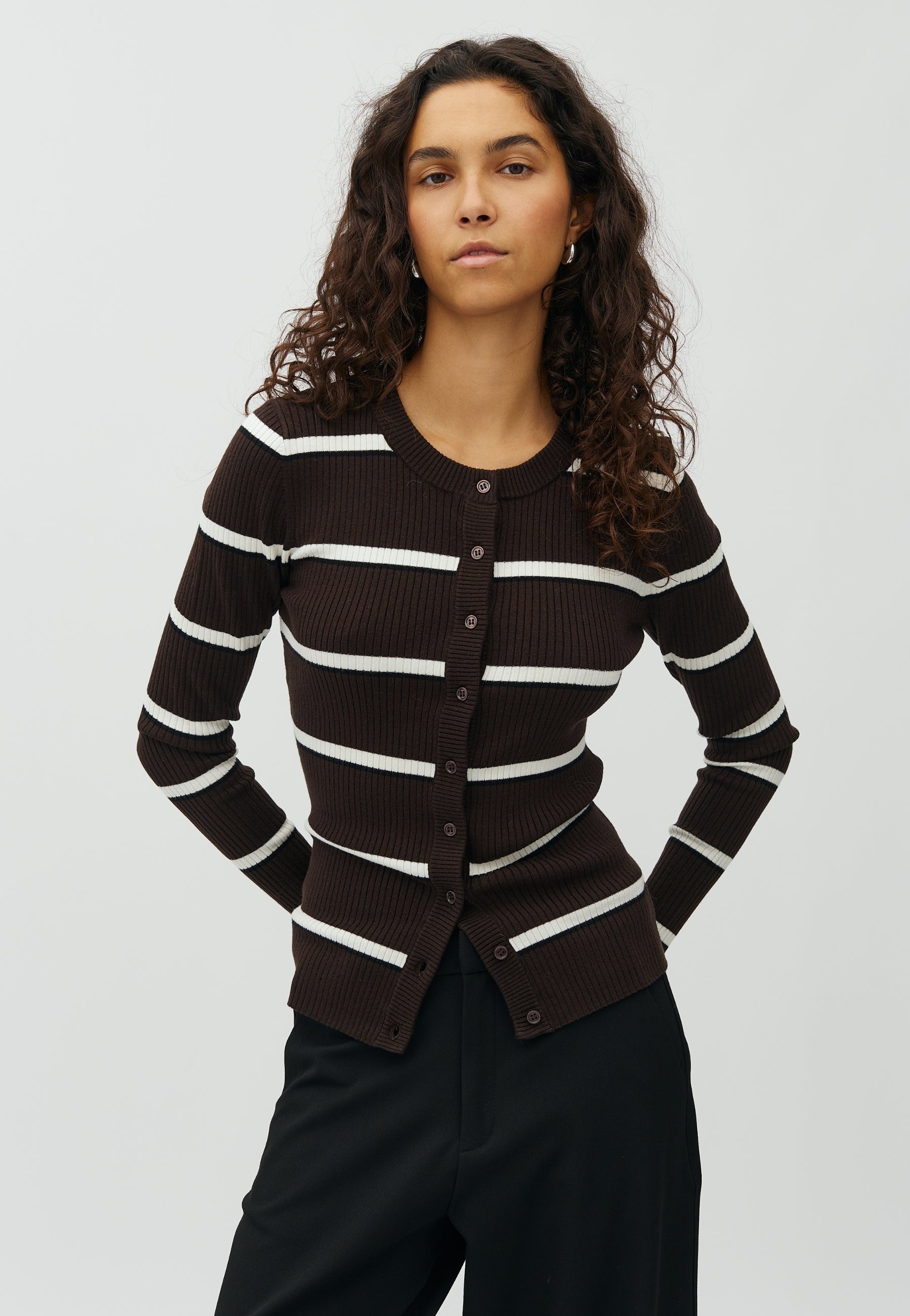 Liliosa-M_Java Mix Stripe_Model_0