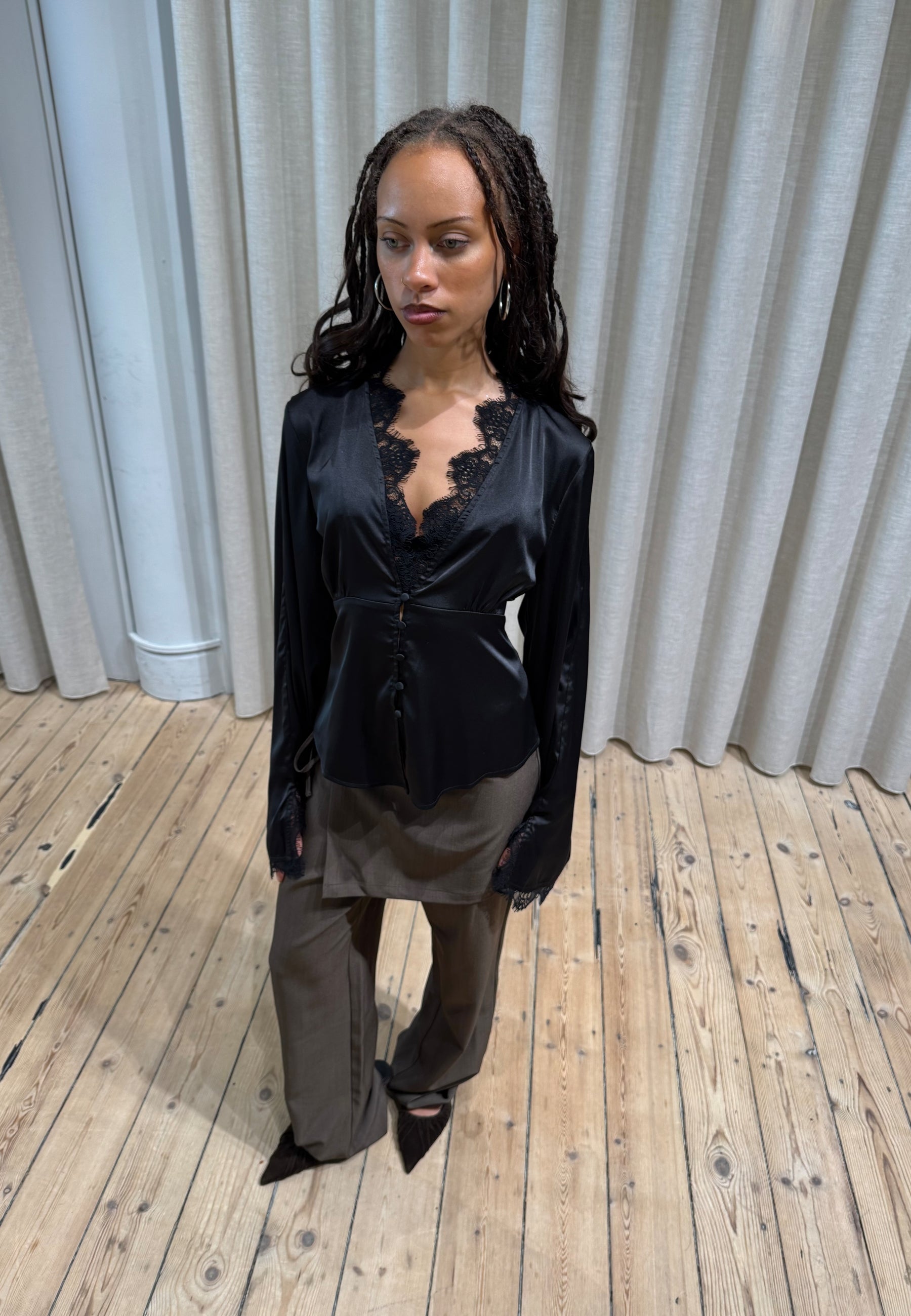 Saibea LS-F_Black_Content_2
