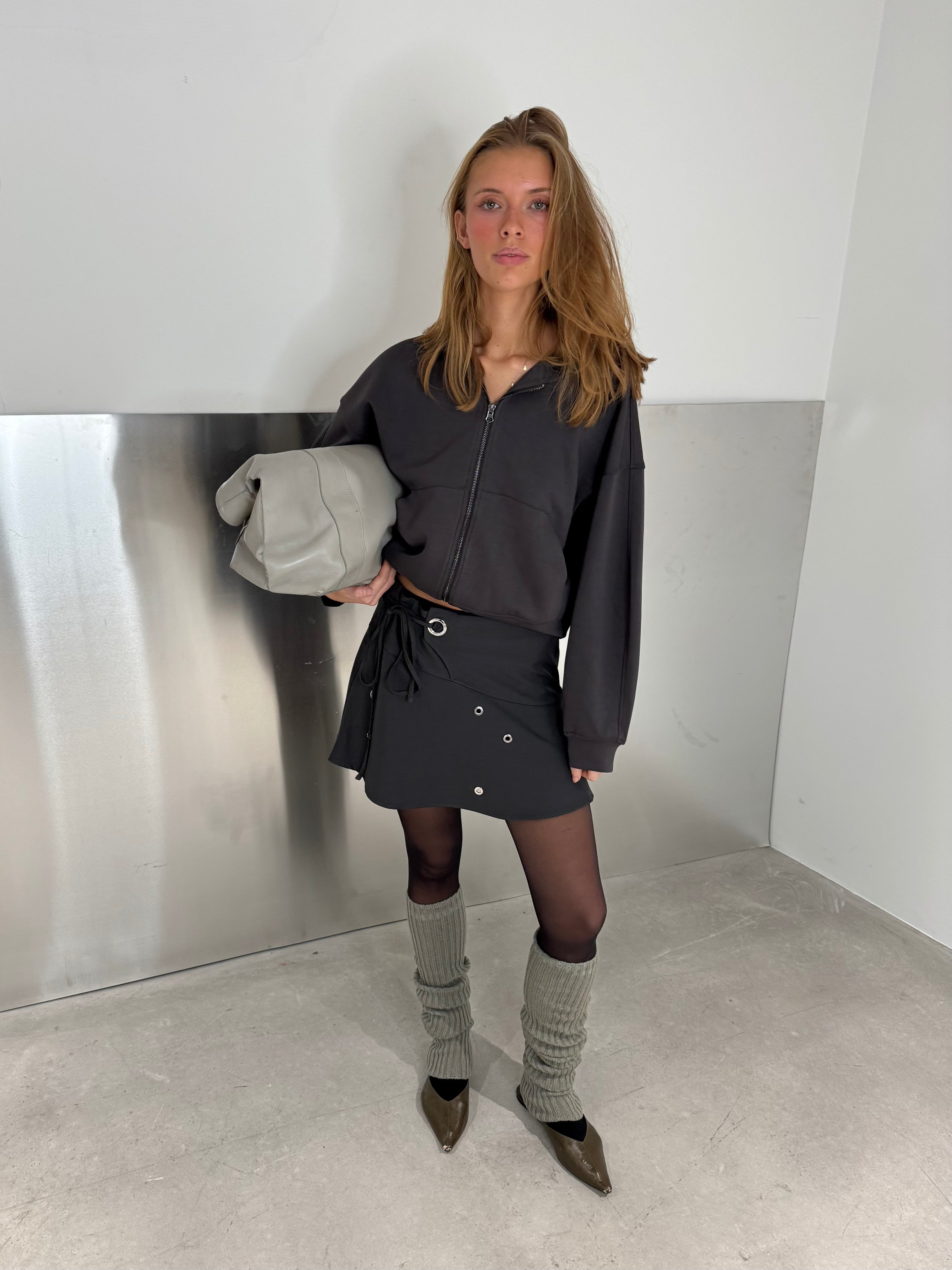 Aunora Eyelet-F_Dark Grey_Content_0