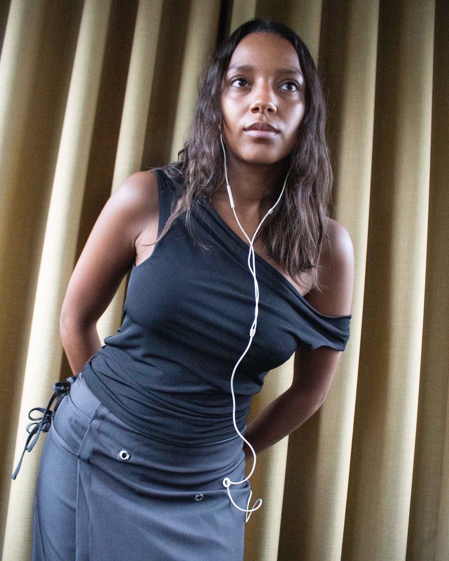 Jammina-F_Black_Content_0