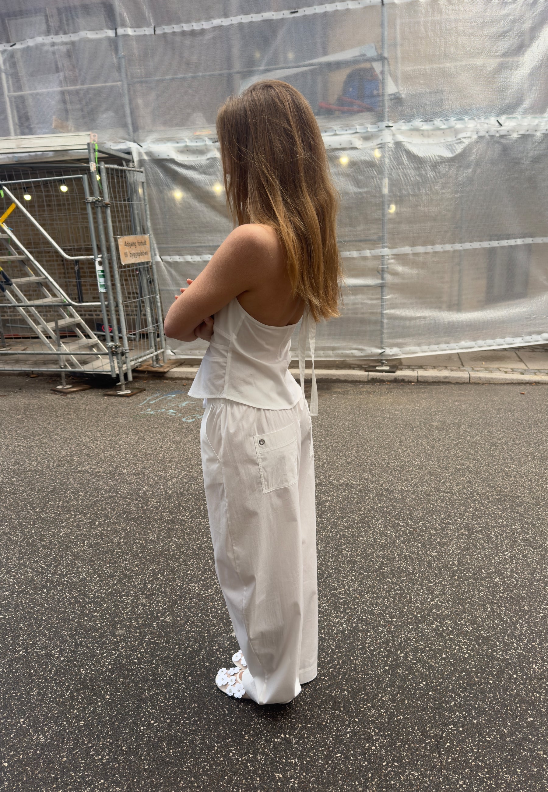 Saca-F_White_Content_0