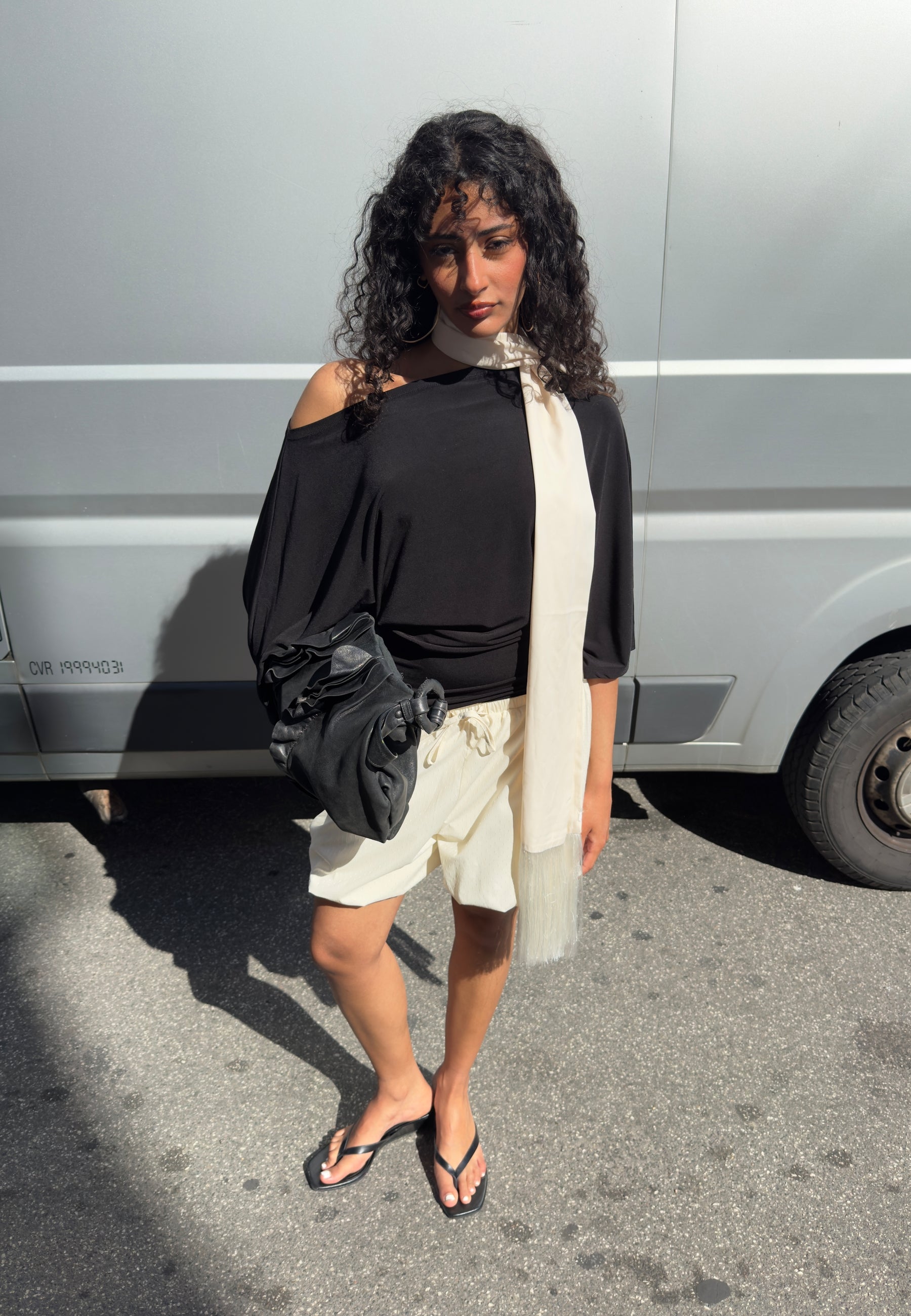Venna-F_Black_Content_0