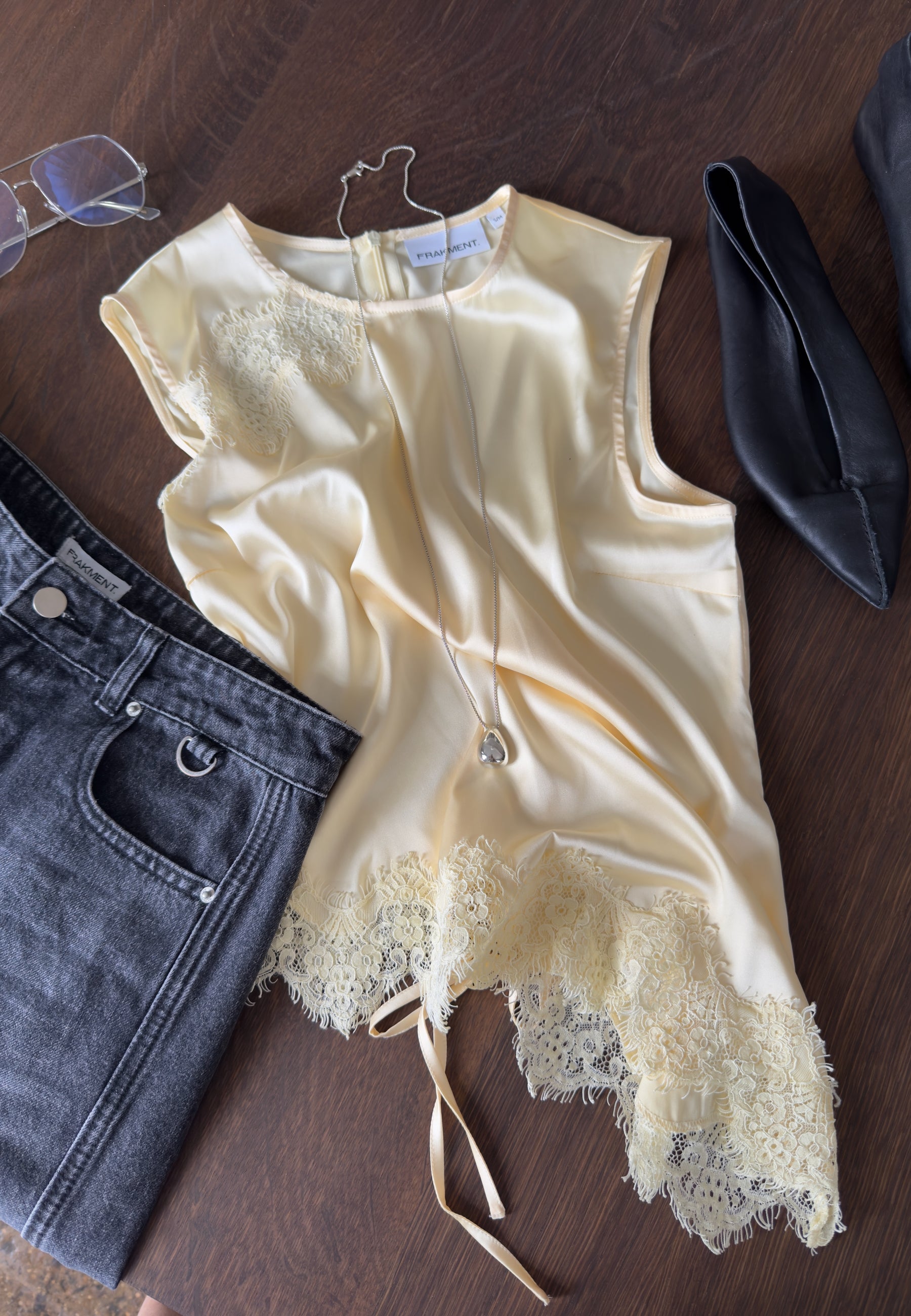 Beneka SL-F_Butter Yellow_Content_0