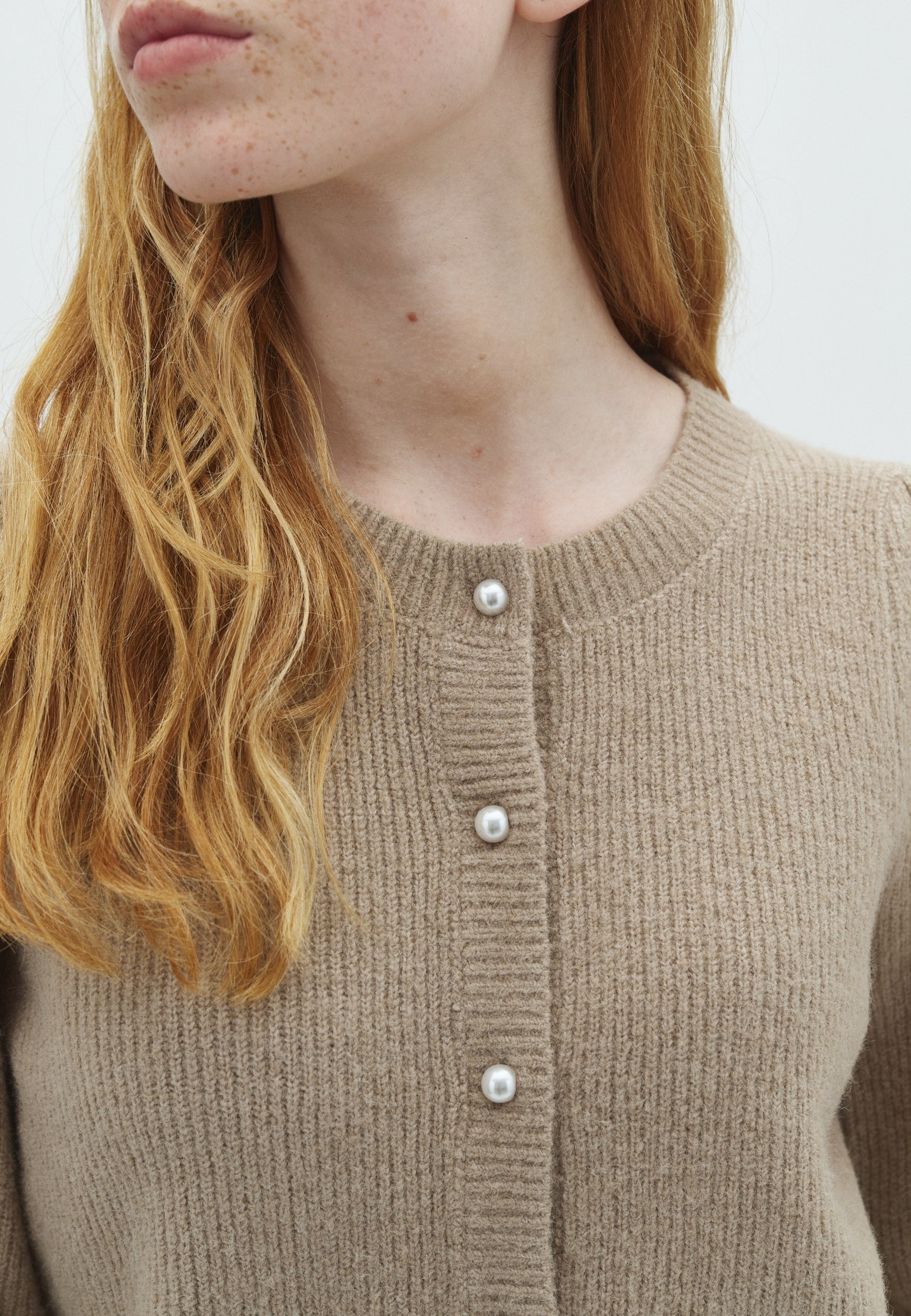 170030 Luna Knit Cardigan_Warm Grey_Model_1