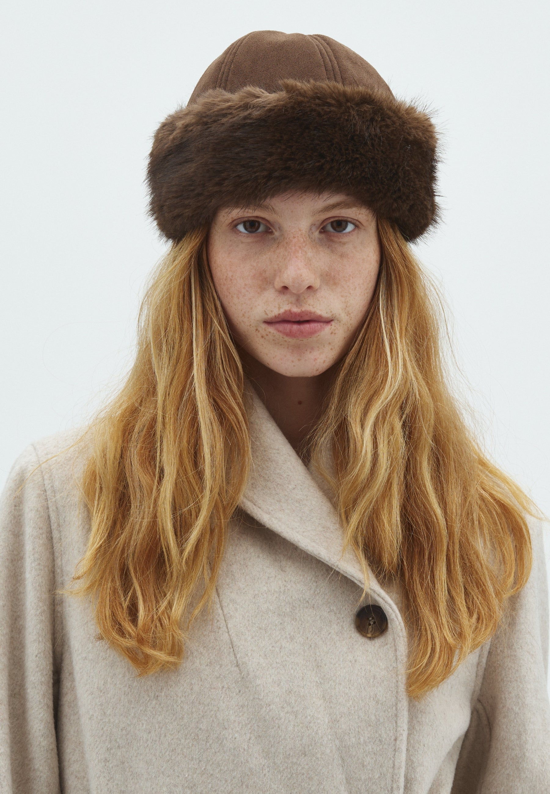 170017 Rappi Faux Fur Hat_Brown_Model_0