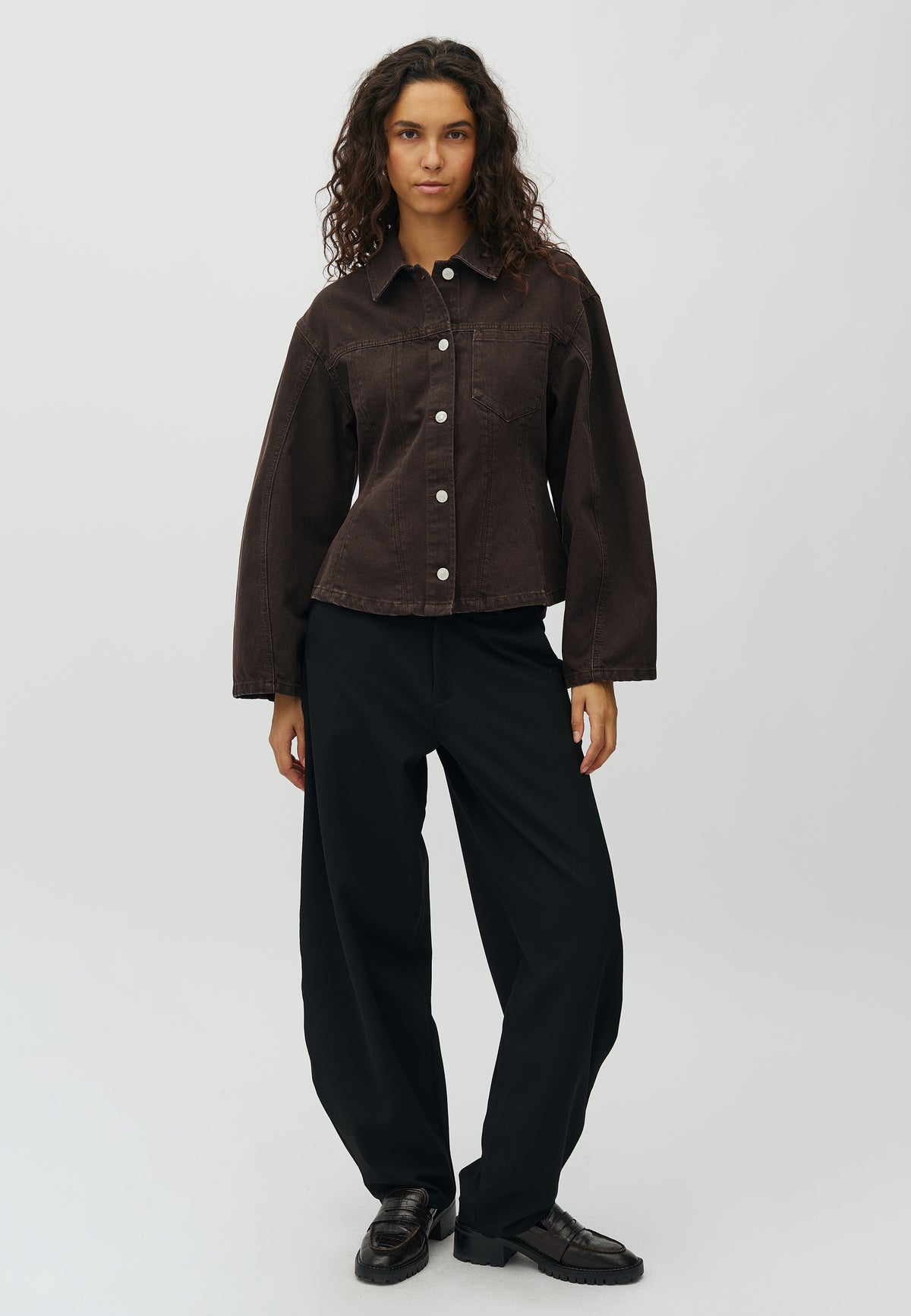Margalise-M_Brown Wash_Model_3