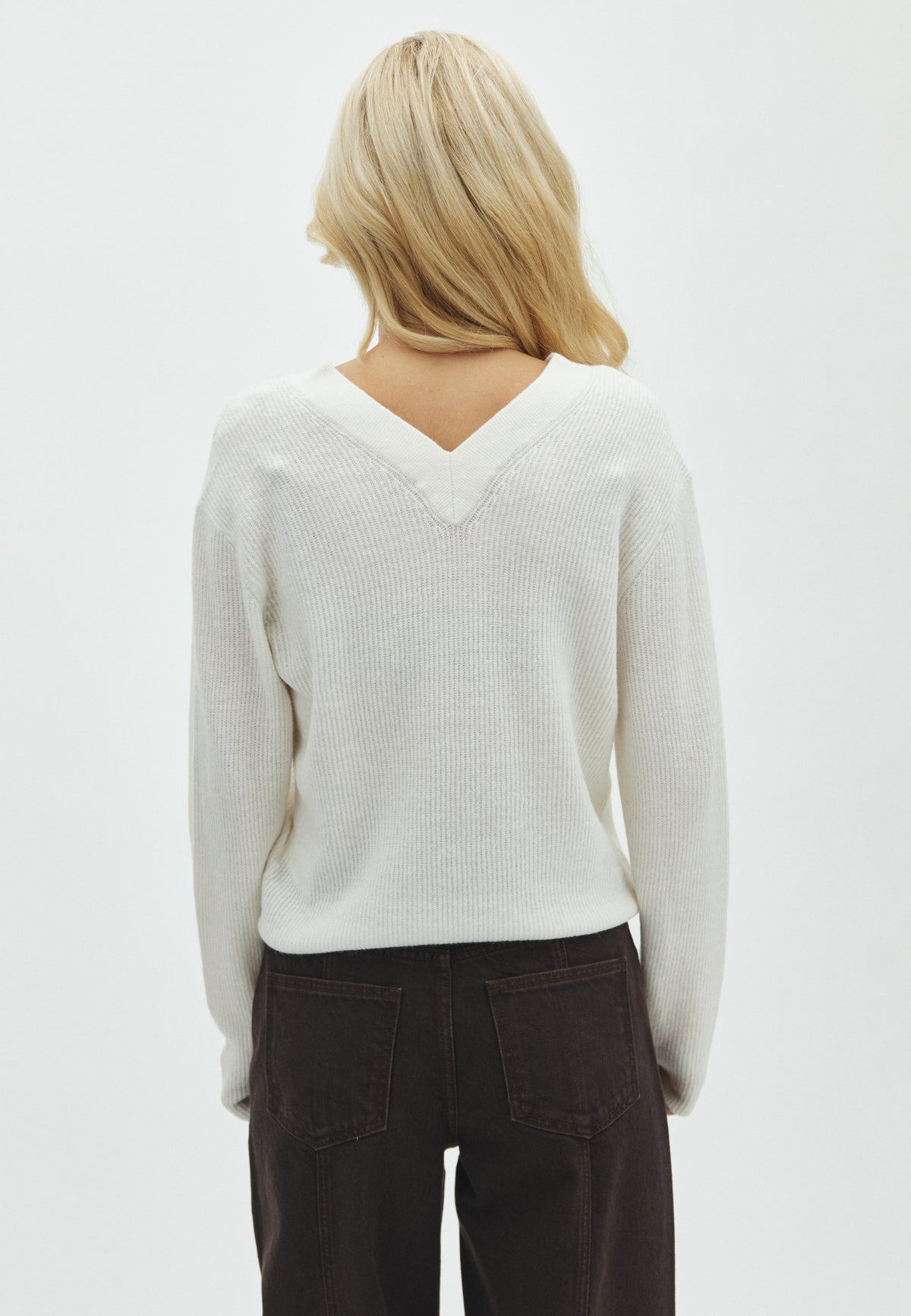 Asato V-M_Cloud Cream_Model_2