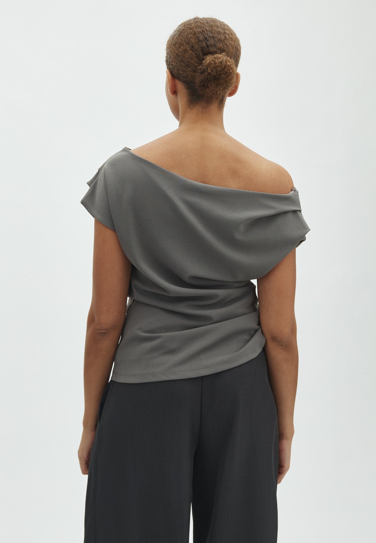 169565 Dabelle Drapy Top_Antracit_Model_2