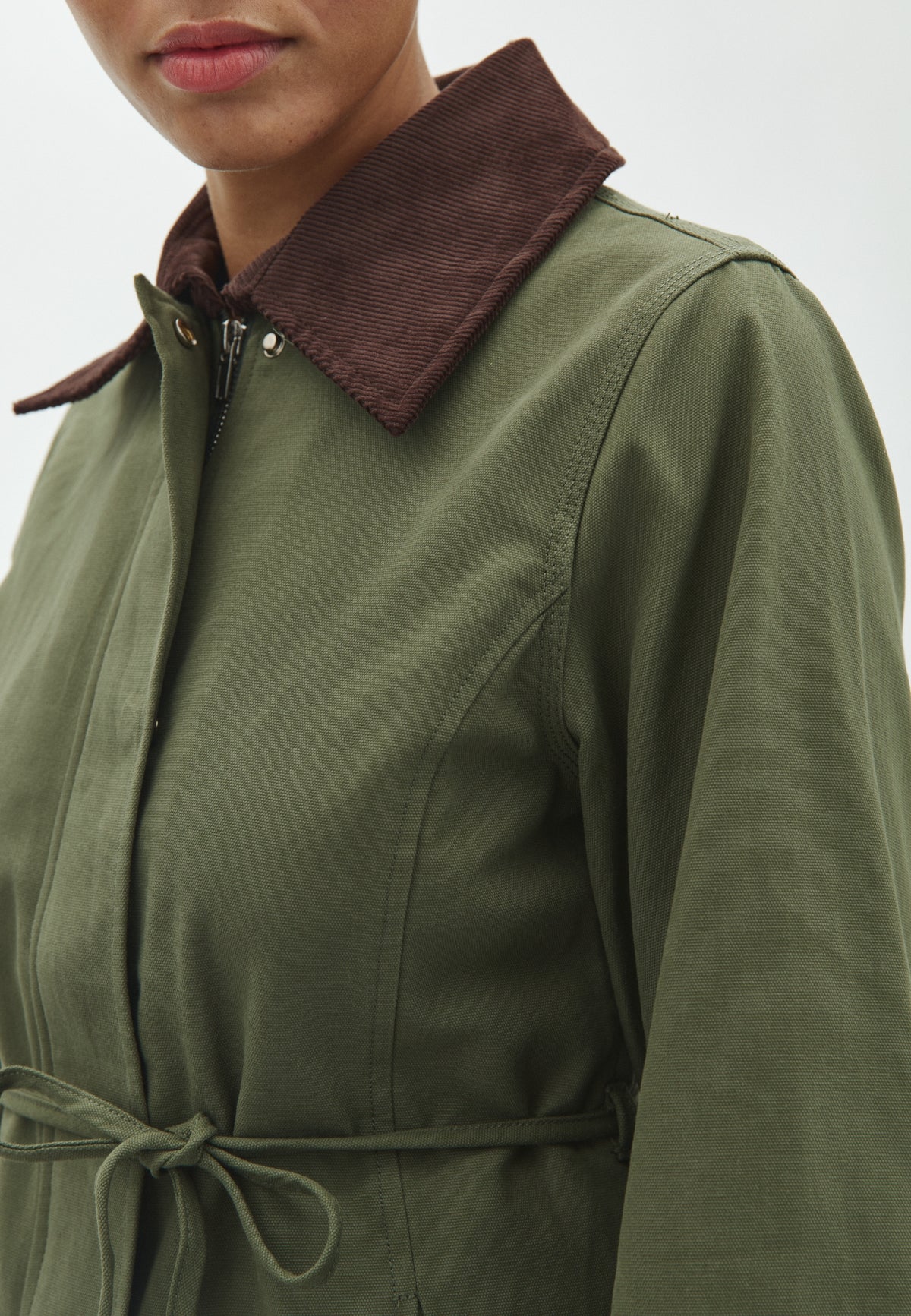 168655 Sempler Canvas Jacket_Army_Model_2