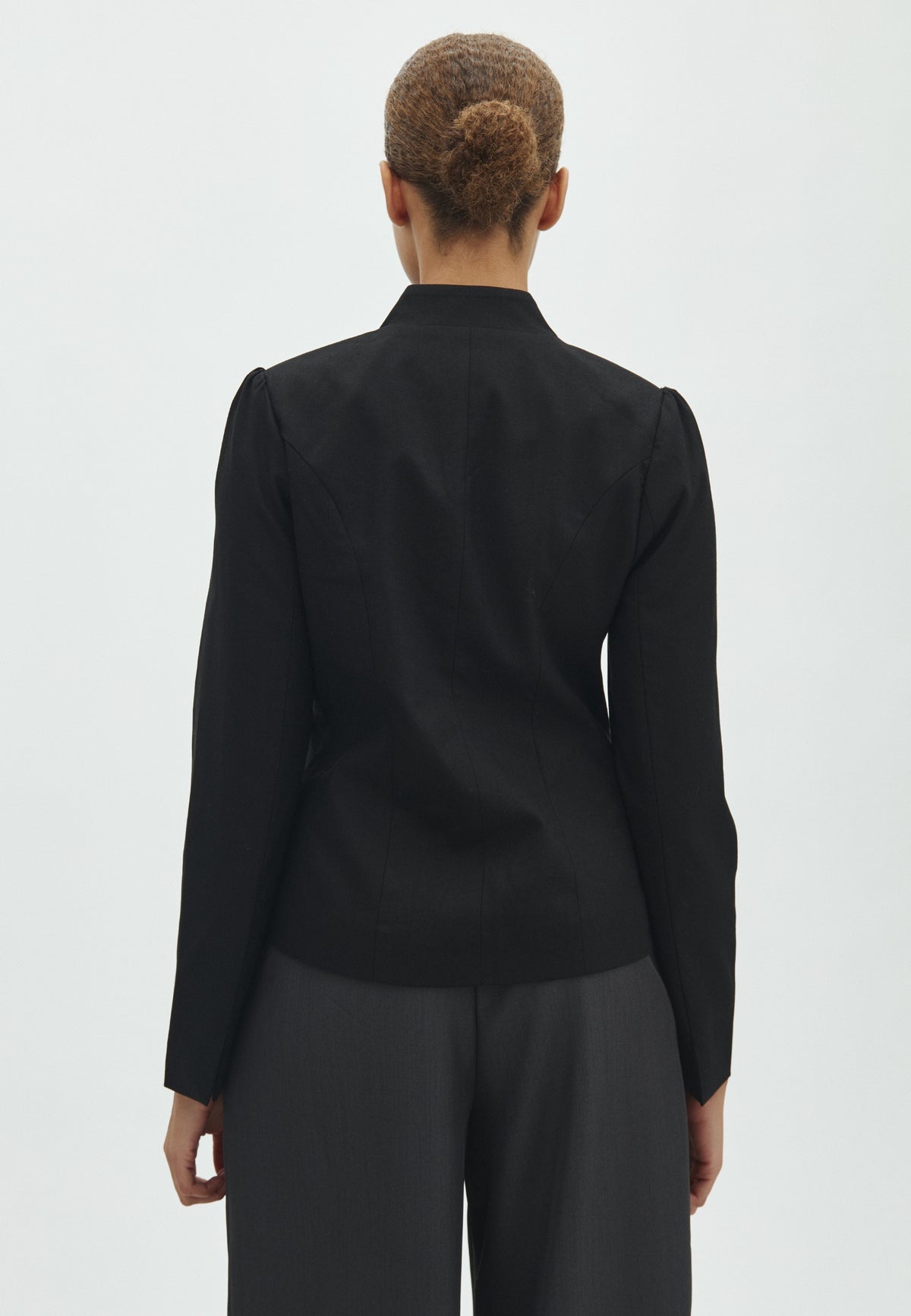 170541 Erdena Linen Blazer_Black_Model_2