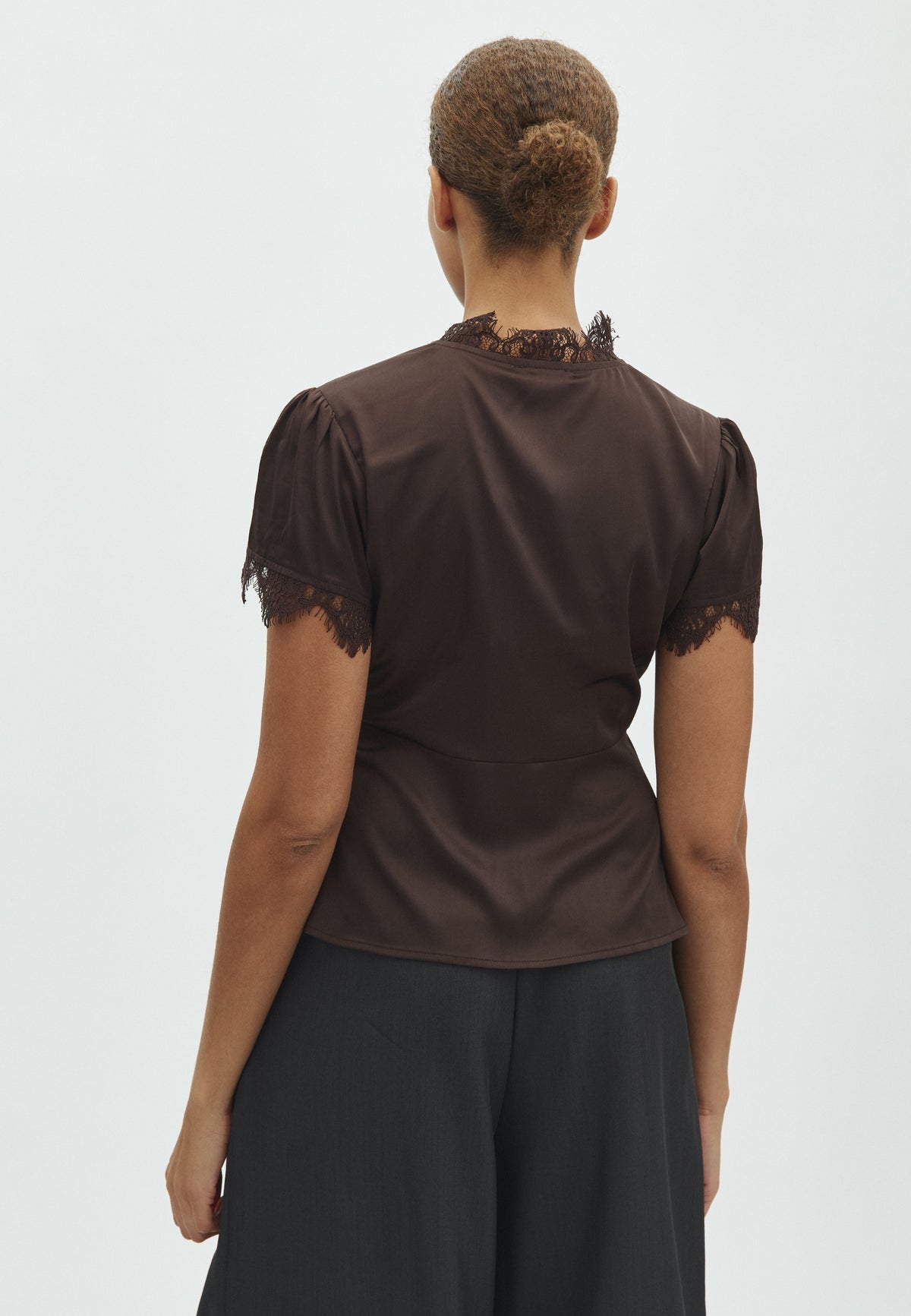 Saibea SS-F_Dark Brown_Model_2