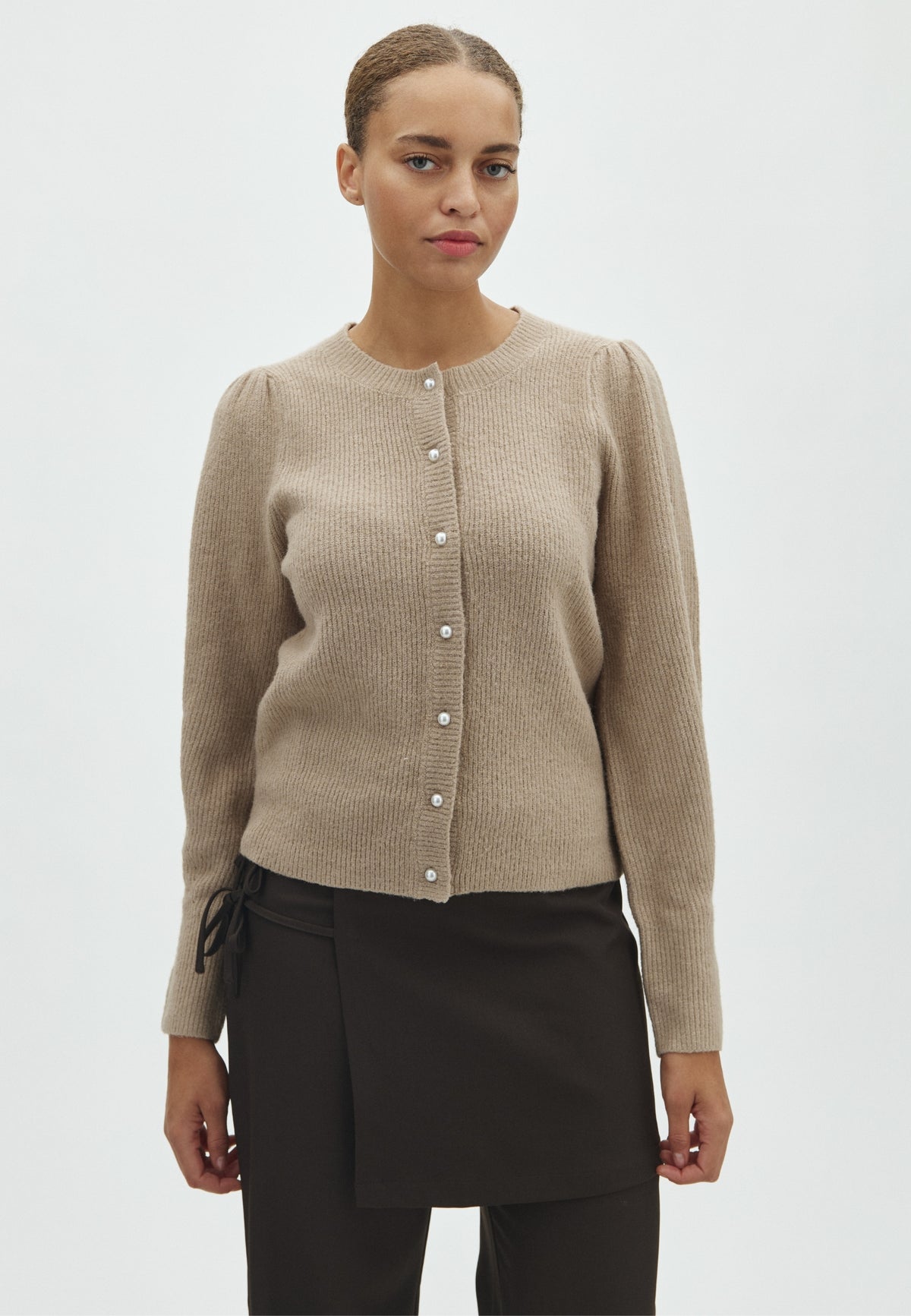 170030 Luna Knit Cardigan_Warm Grey_Model_0