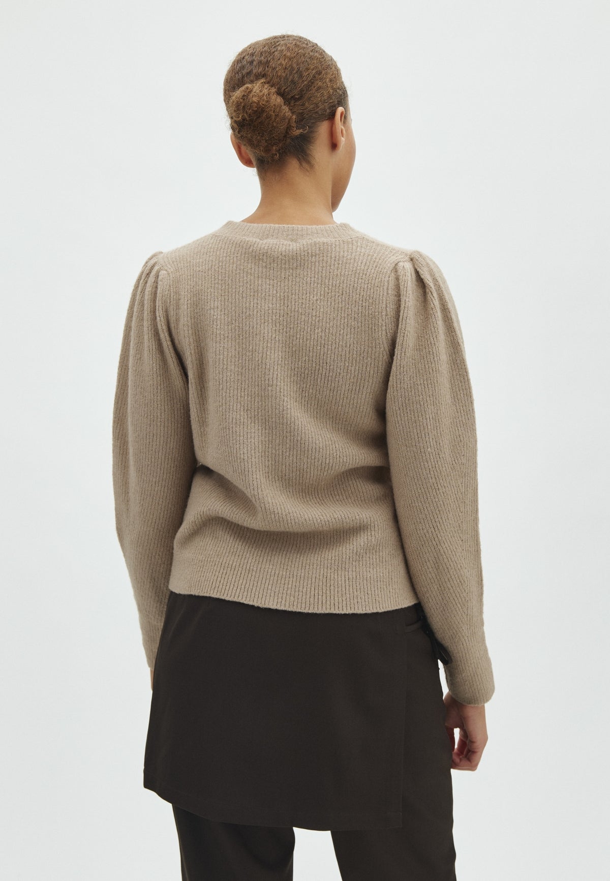 170030 Luna Knit Cardigan_Warm Grey_Model_2
