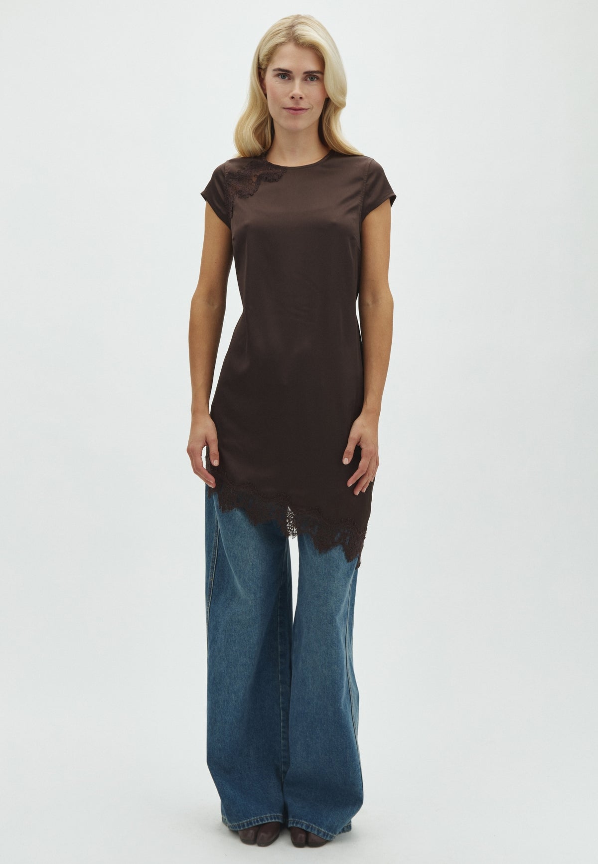Anelie-F_Dark Brown_Model_0
