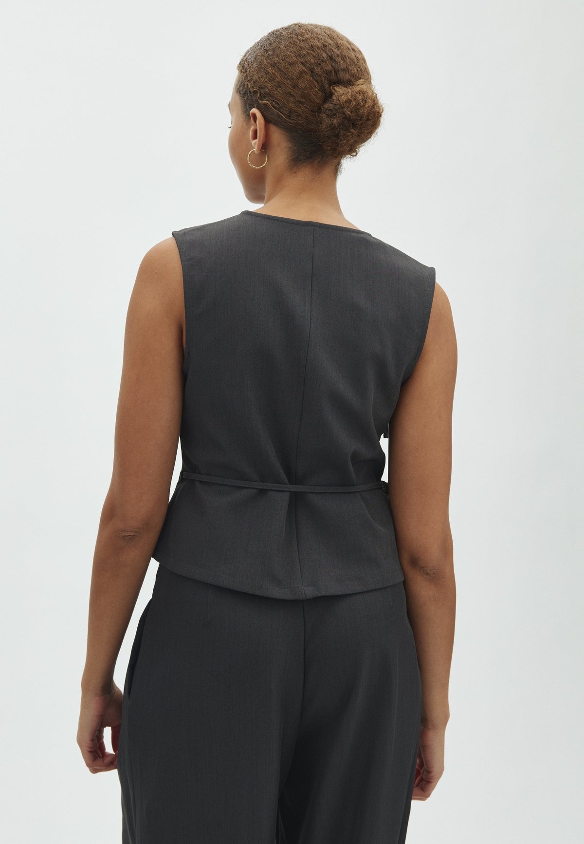 Zakram-F_Dark Grey_Model_2