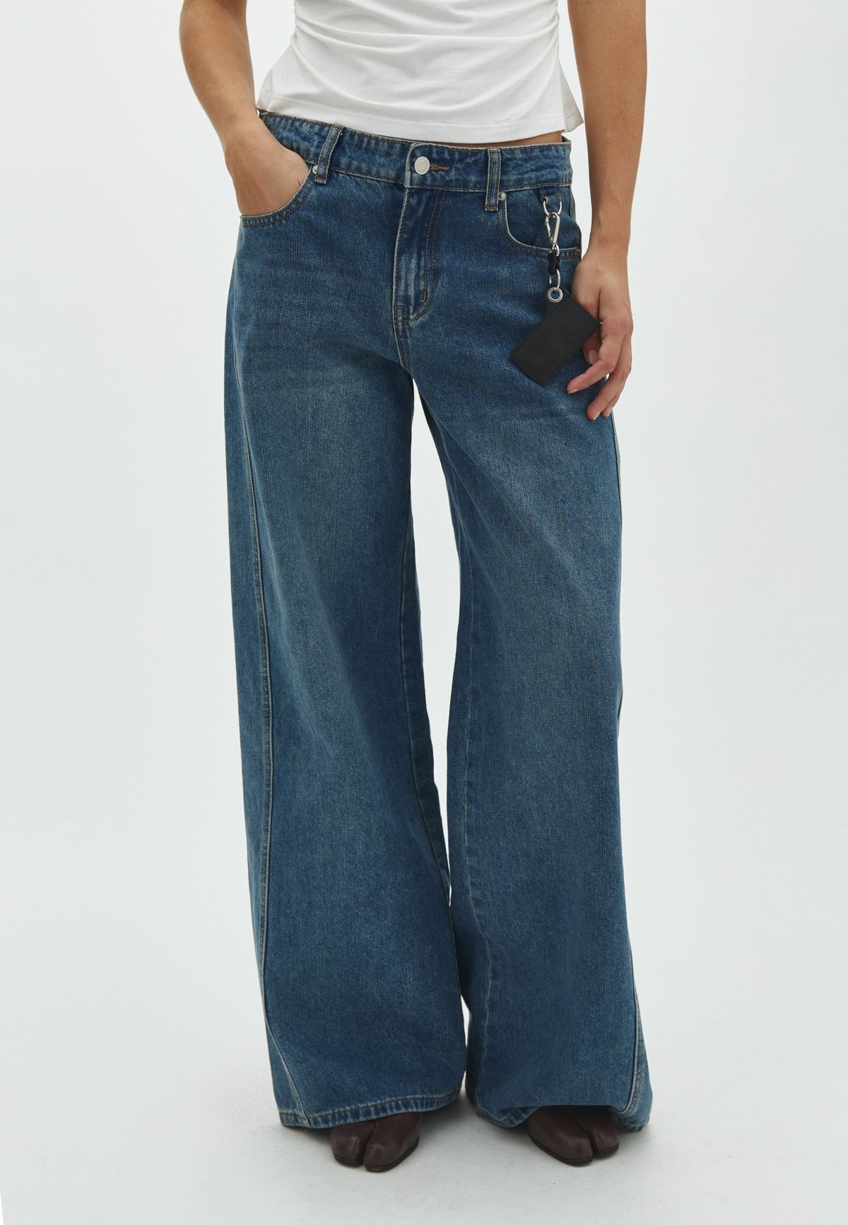 Ferrol-F_Blue Stone_Model_1