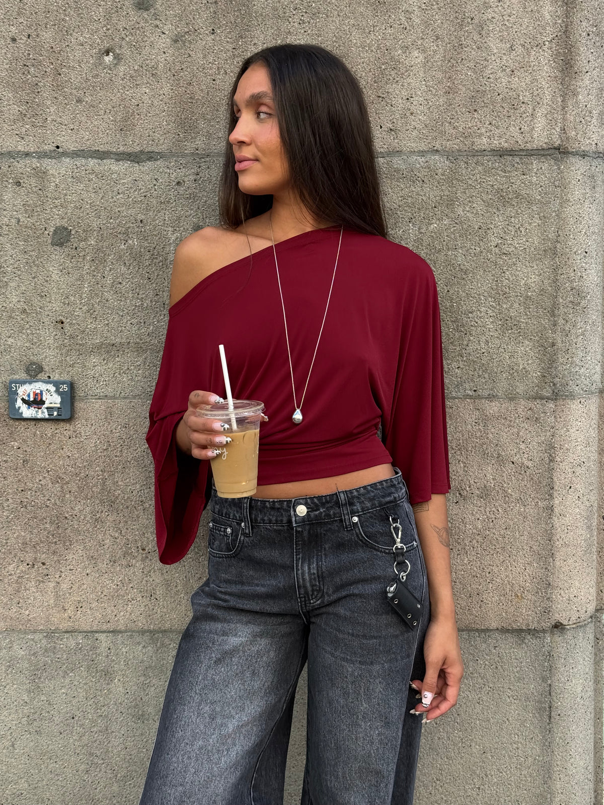 Venna-F_Wine Red_Content_0