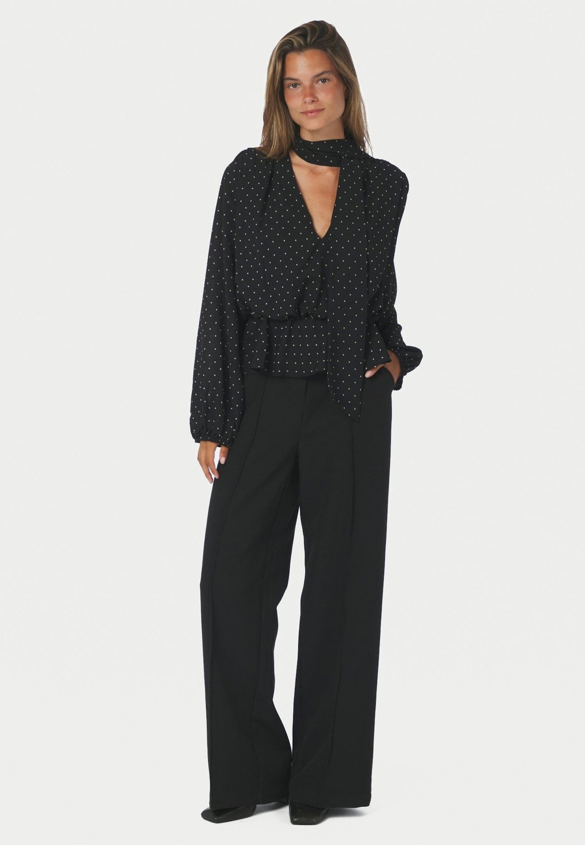 171098 Ettalie Dot Blouse_Black_Model_3