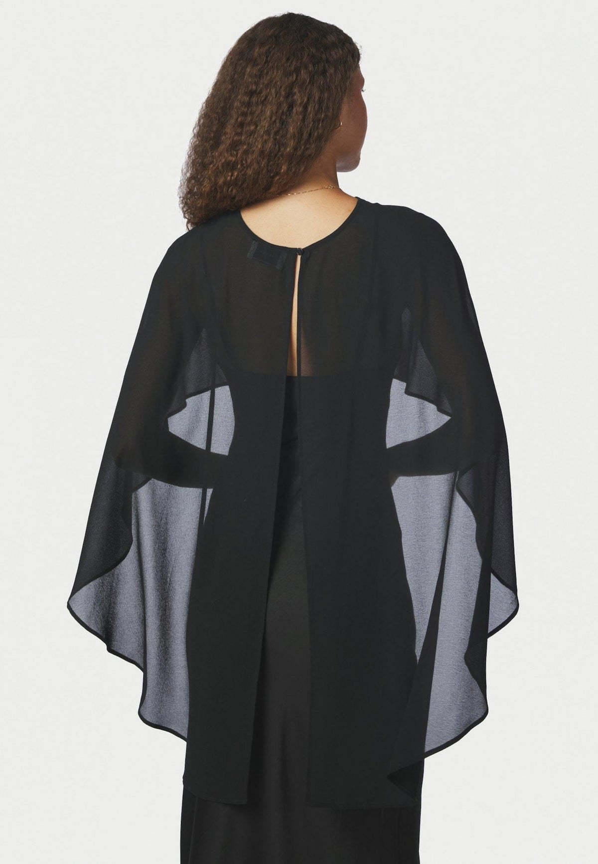 170836 Manufi Chiffon Cape_Black_Model_2
