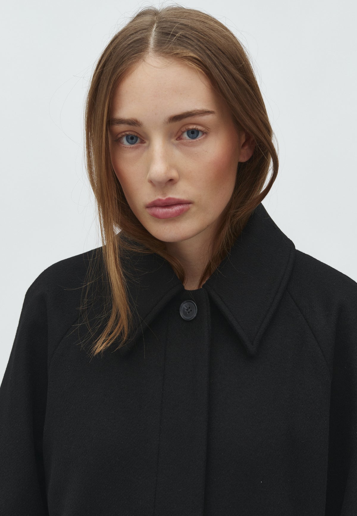 Tary-M_Black_Model_3