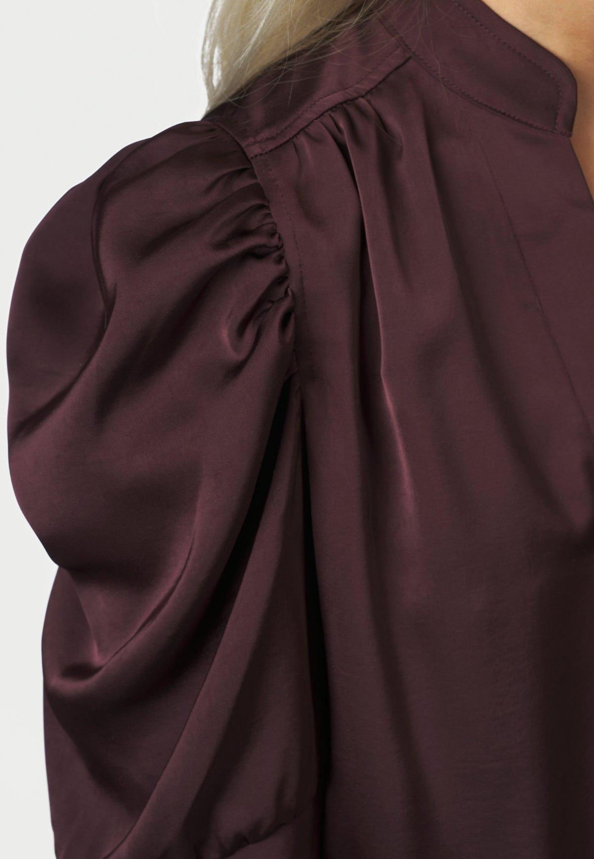 162590 Roella Heavy Sateen Blouse_Burgundy_Model_1