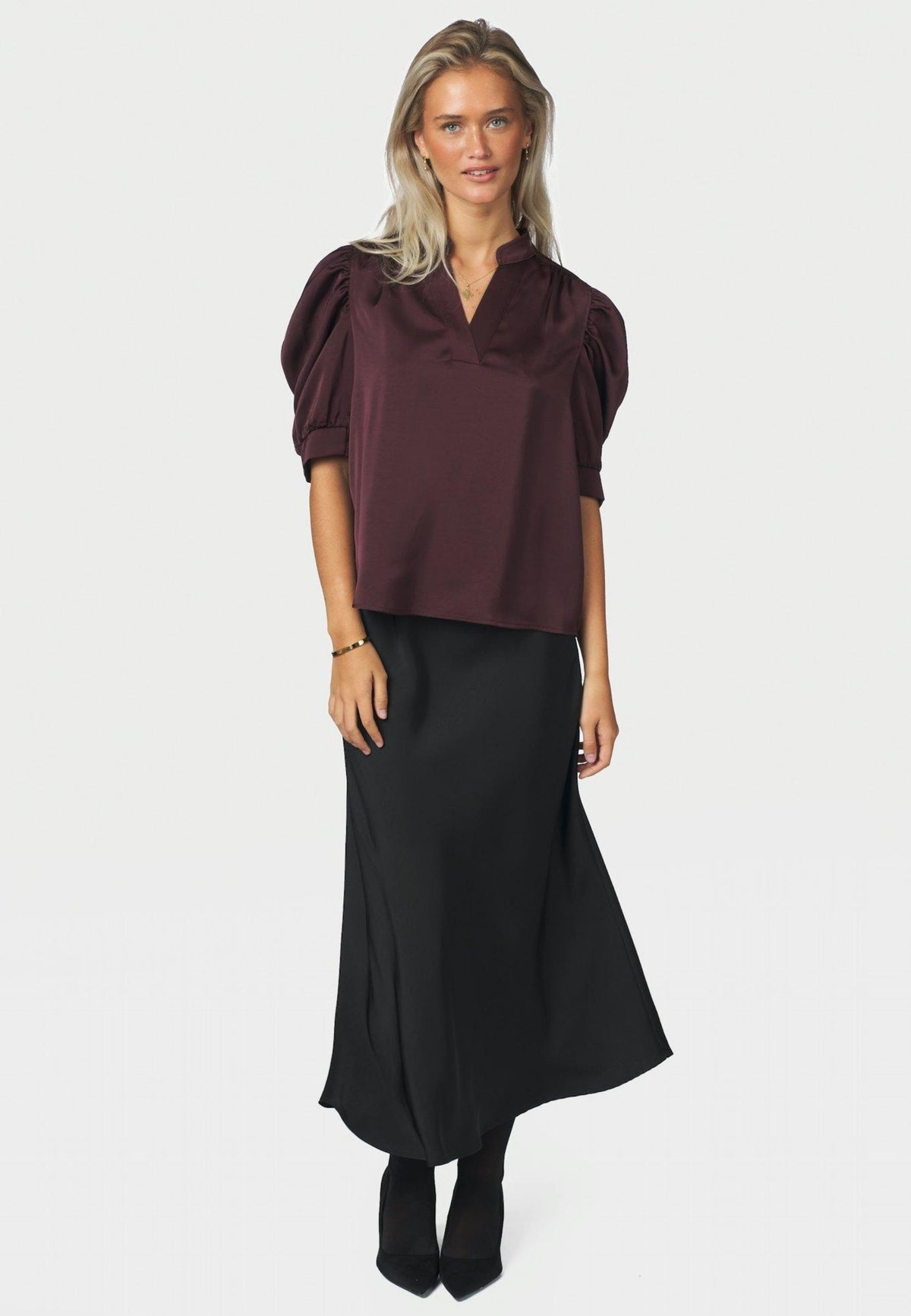 162590 Roella Heavy Sateen Blouse_Burgundy_Model_3