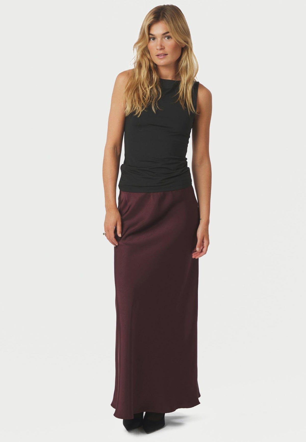 159588 Vicky Heavy Sateen Skirt_Burgundy_Model_0
