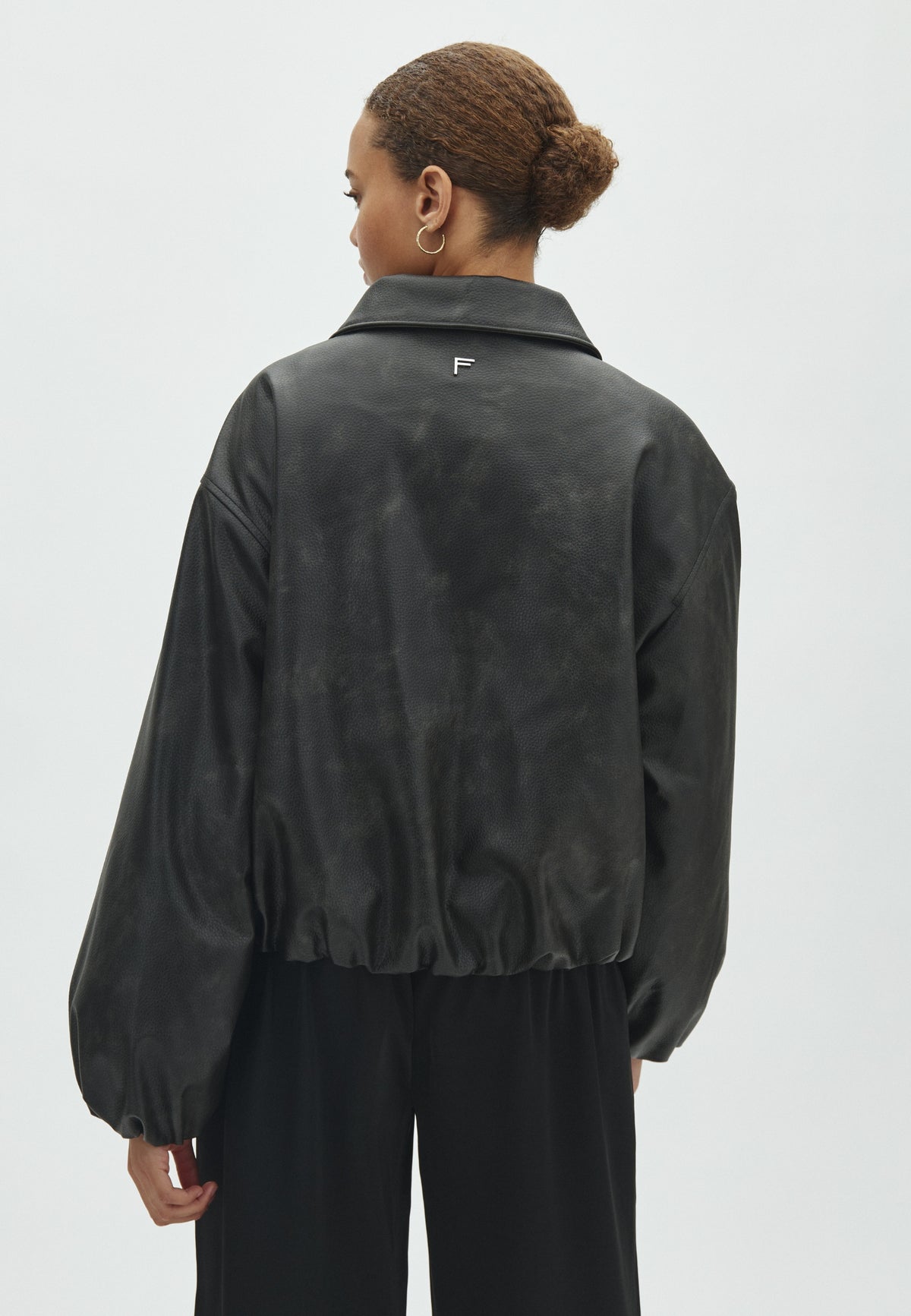 Abedo-F_Washed Black_Model_2