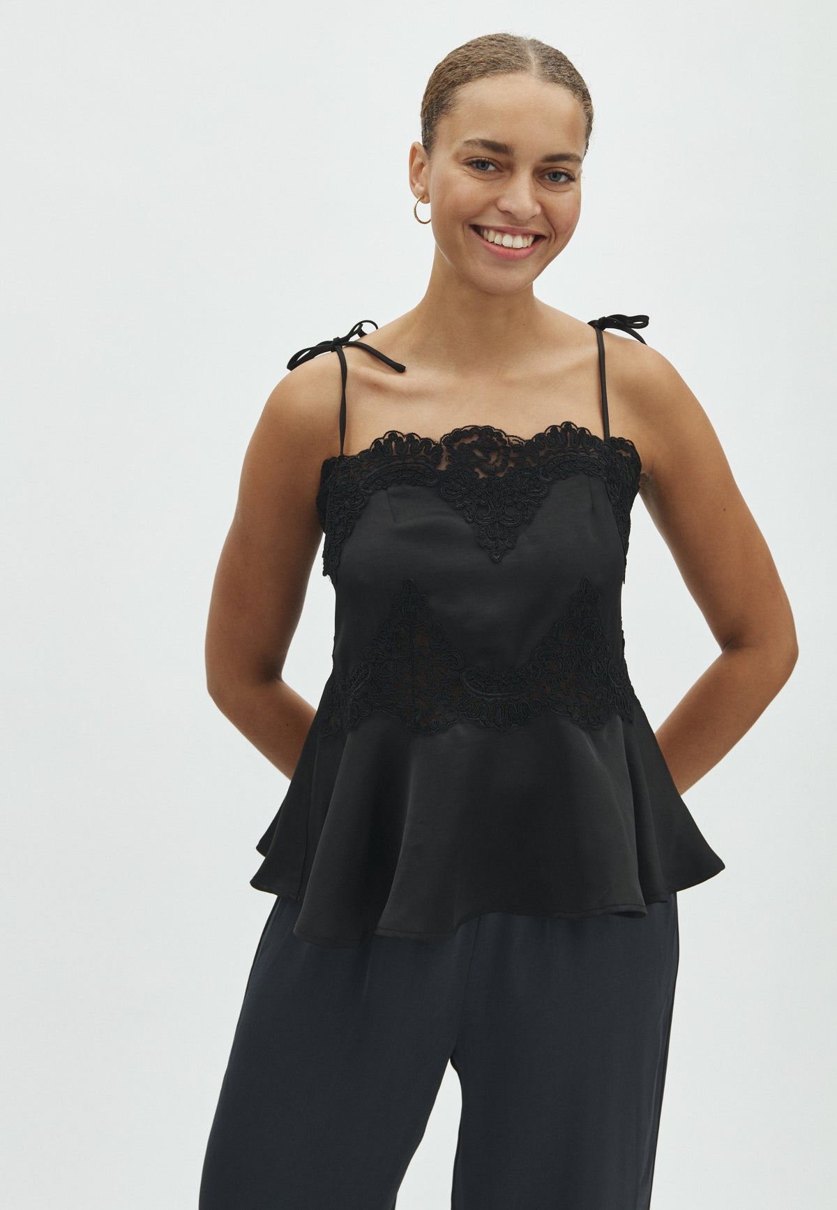 169570 Laela Heavy Sateen Lace Top_Black_Model_0
