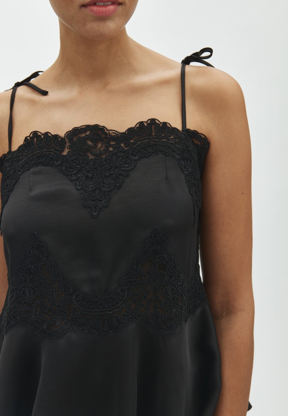 169570 Laela Heavy Sateen Lace Top_Black_Model_1