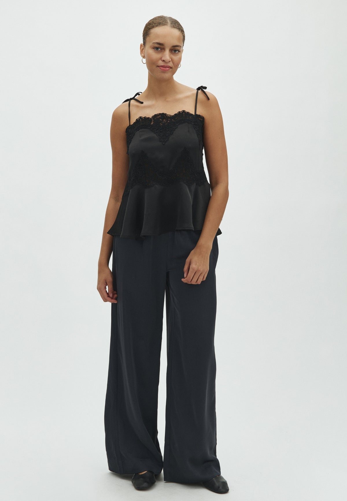 169570 Laela Heavy Sateen Lace Top_Black_Model_3